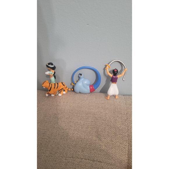 Disney Aladdin Figure Set – Jasmine & Rajah, Aladdin, Genie PVC Toys – Lot of 3 - Picture 5 of 8